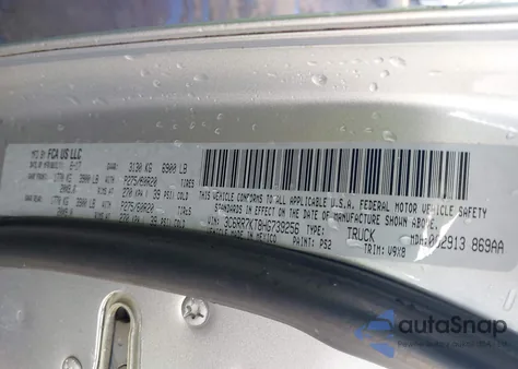 2017 Ram 1500 Express 4X4 5'7 Box z USA, uszkodzony, nr VIN 3C6RR7KT8HG739256